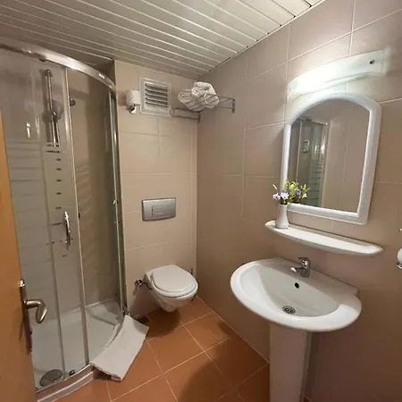 Yavuz Hotel 2*