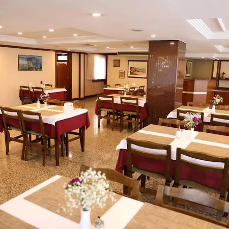 亚福兹酒店 酒店